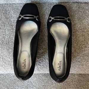 Abella black shoe size 7 (women)
